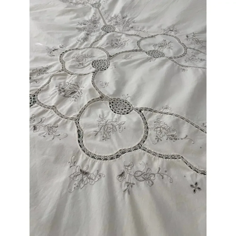 Vintage 98x65 Hand Embroidered Cutwork Lace Tablecloth White Floral Rectangular